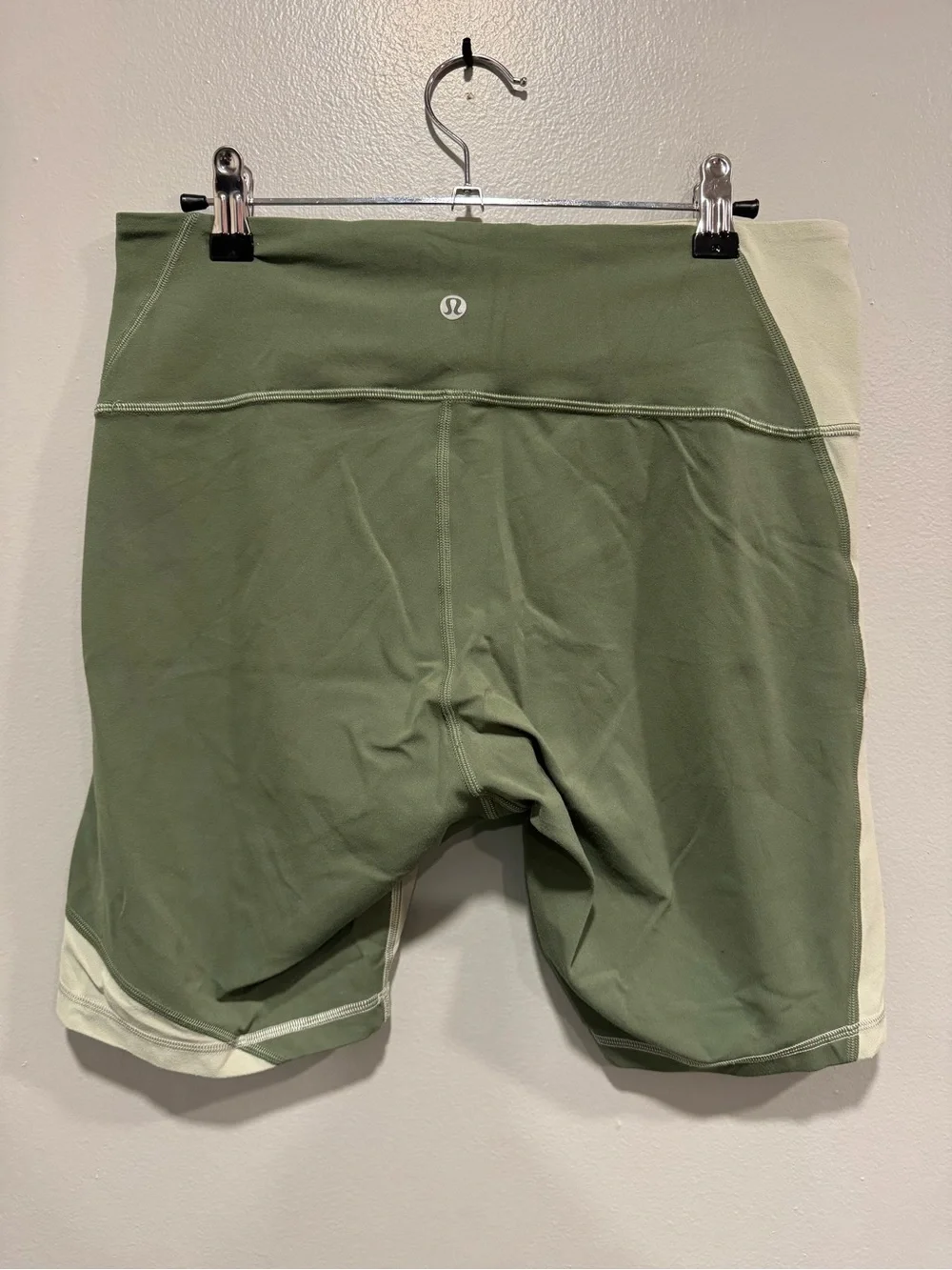 Lululemon Nulu Colour Block High-Rise Short 8